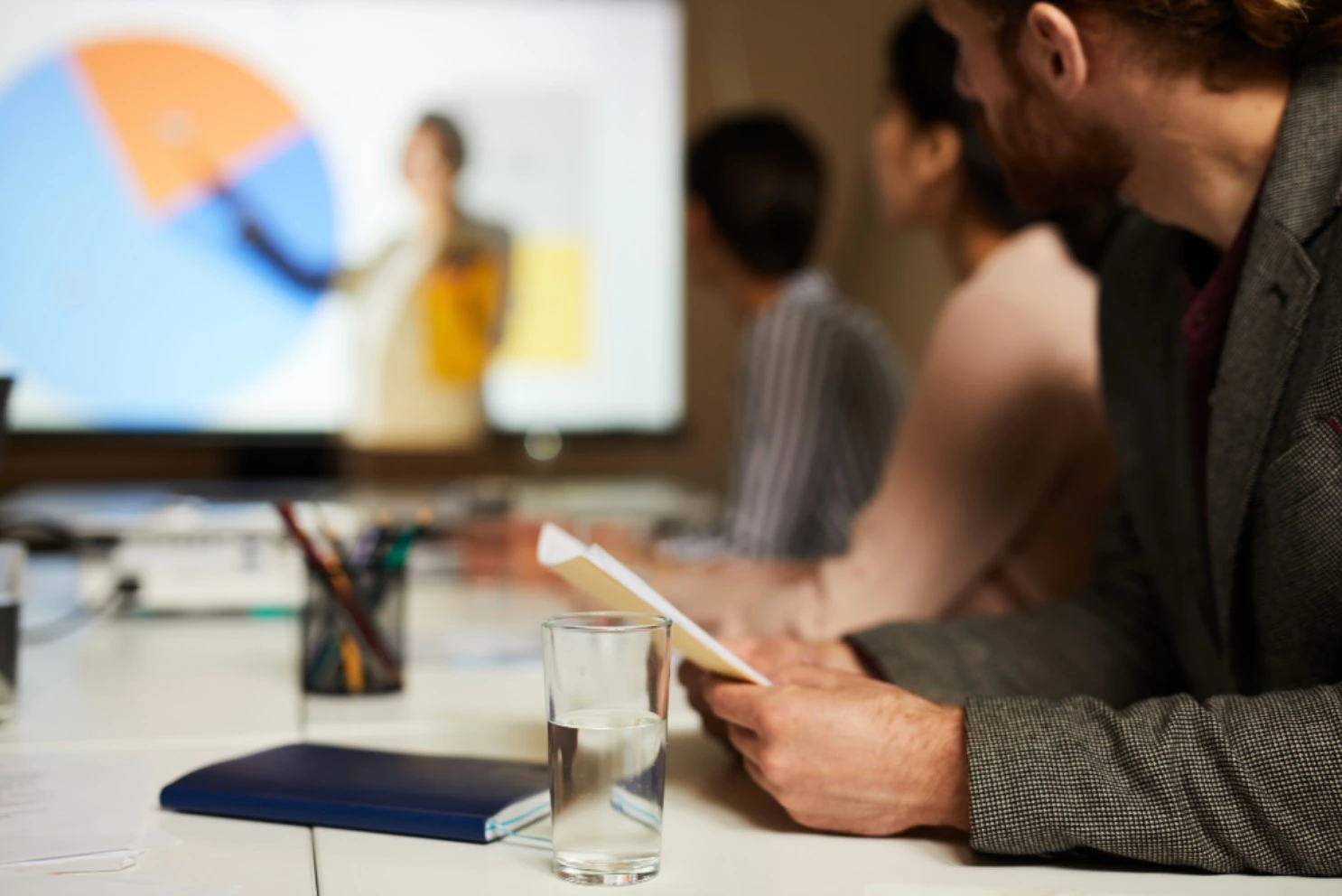 Riunione di formazione per sviluppo competenze