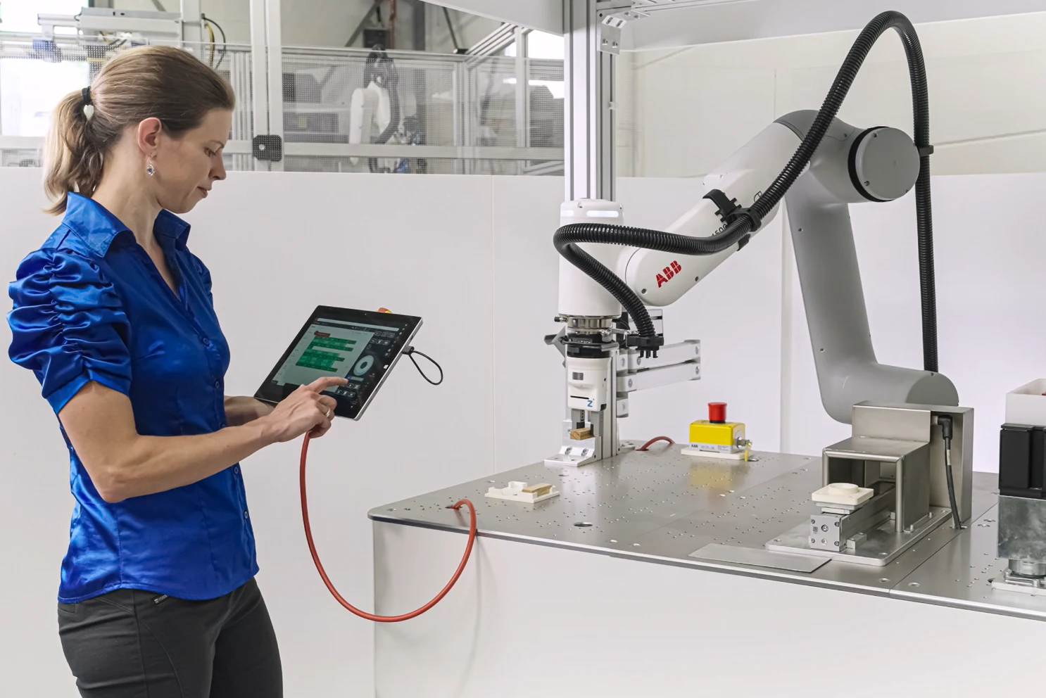 ABB_Robotics_presenta_E-Device